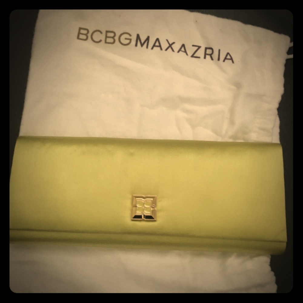 NWOT BCBG clutch. Excellent condition. 11”x4.5”x1
